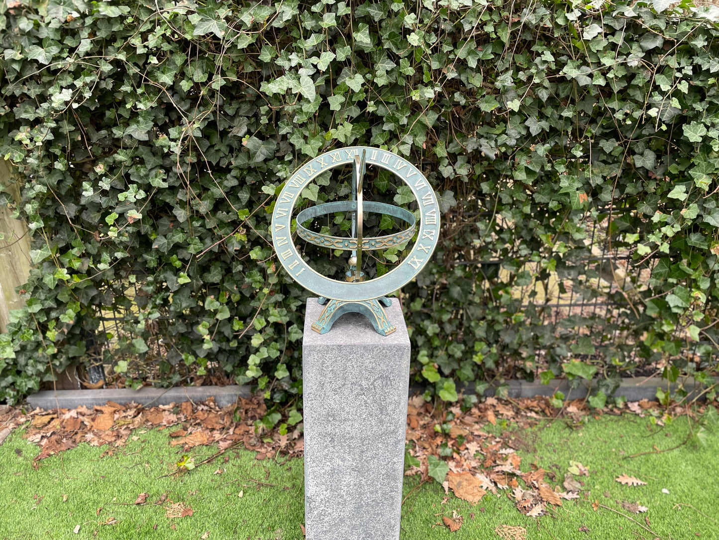 Roman Sundial – Bronze Sculpture. 50x40x42cm - 6.3Kg