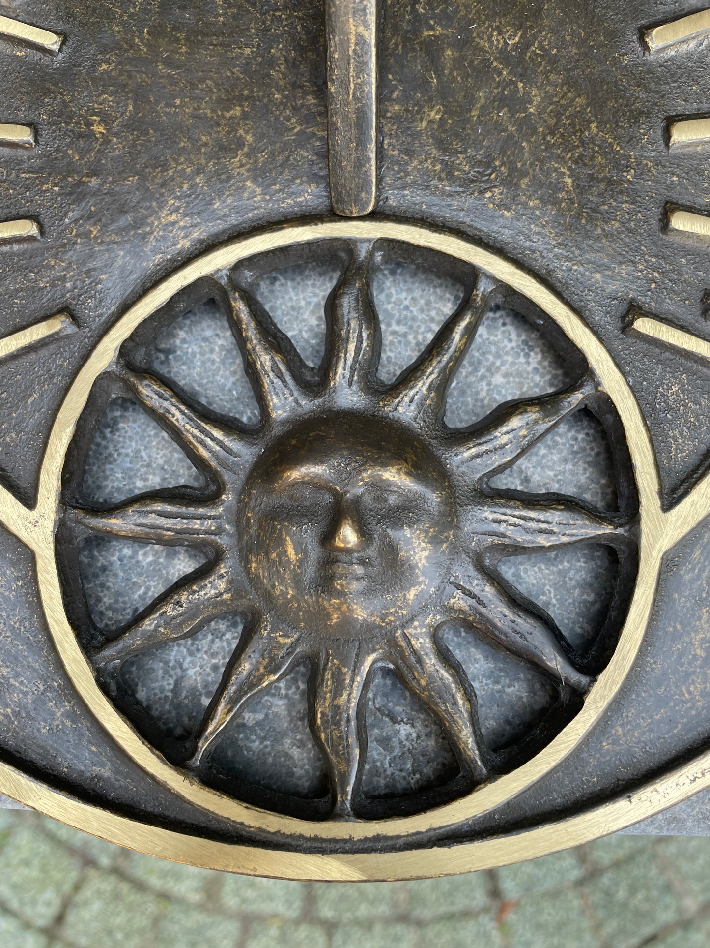 Solar Time – Bronze Sculpture. 26x26x10cm - 1.5Kg