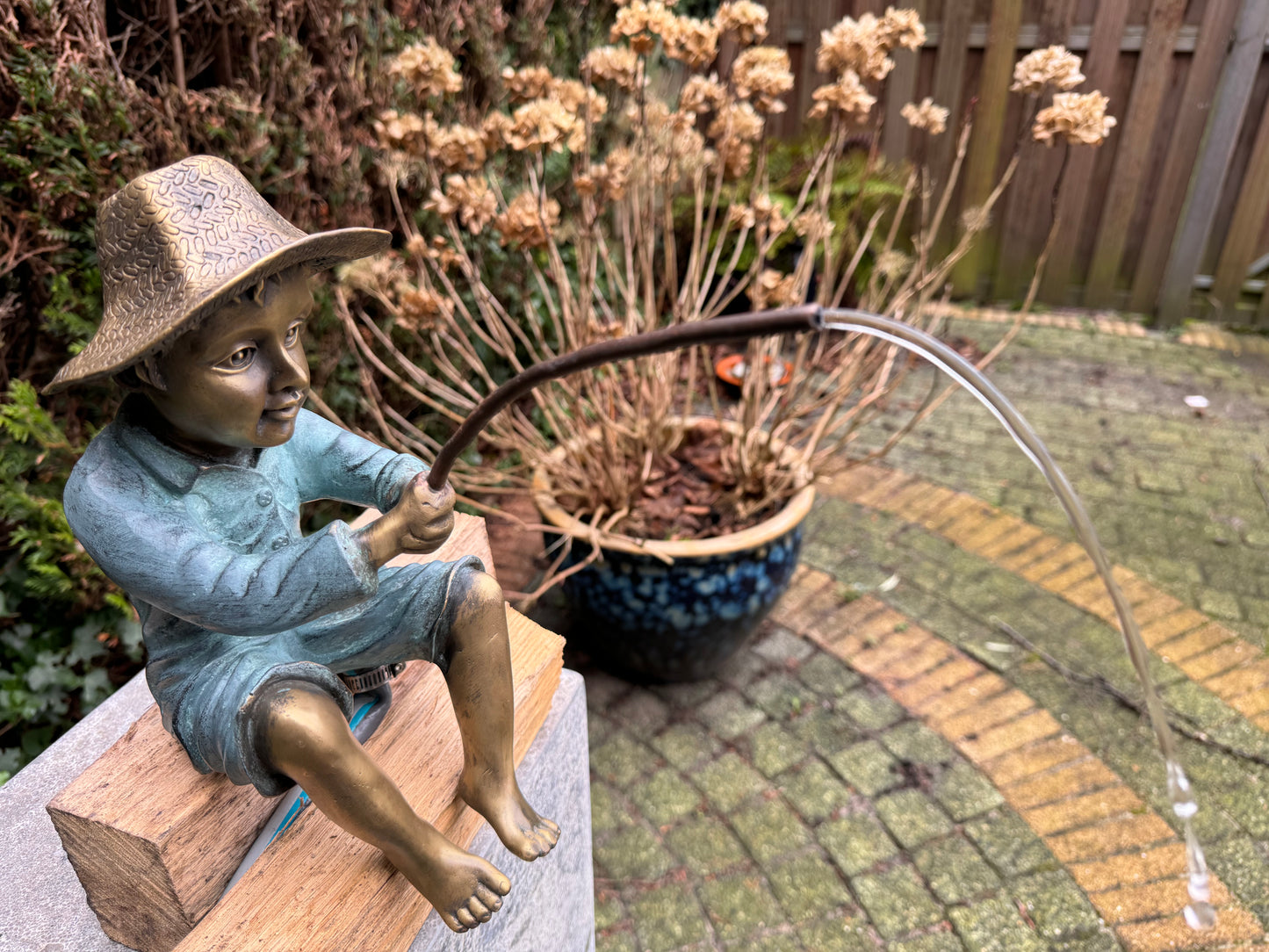 Fishing Boy – Bronze Sculpture. 27x12x32cm - 2.8Kg