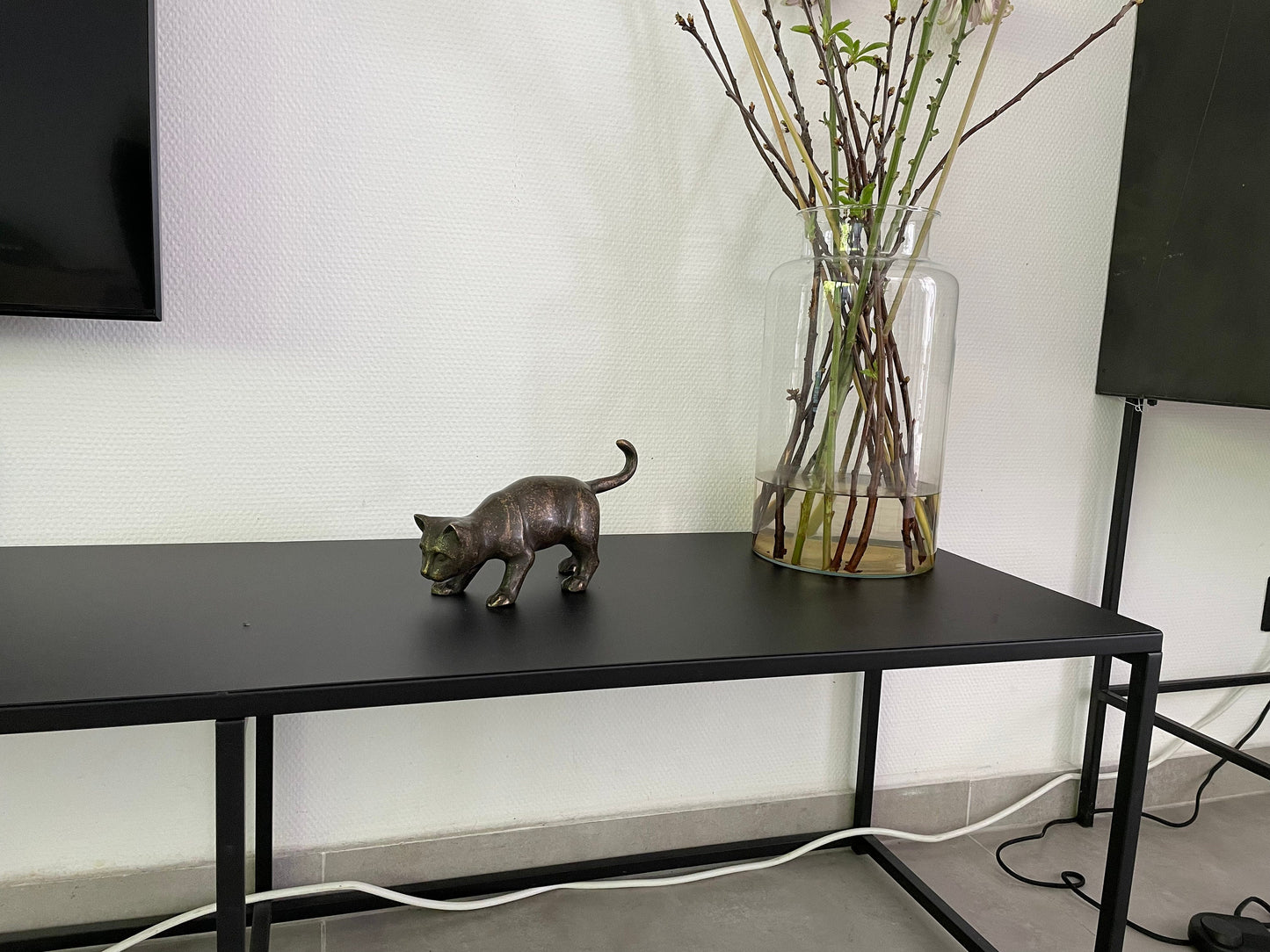 Playful Stalker Cat – Bronze Sculpture. 23x8x13cm