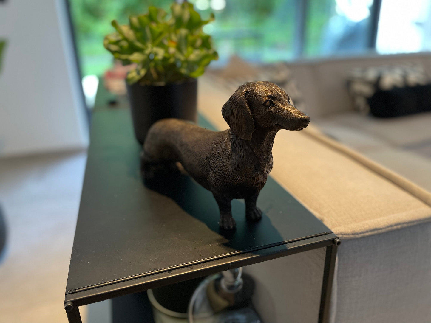 Alert Dachshund – Bronze Sculpture. 30x8x18cm