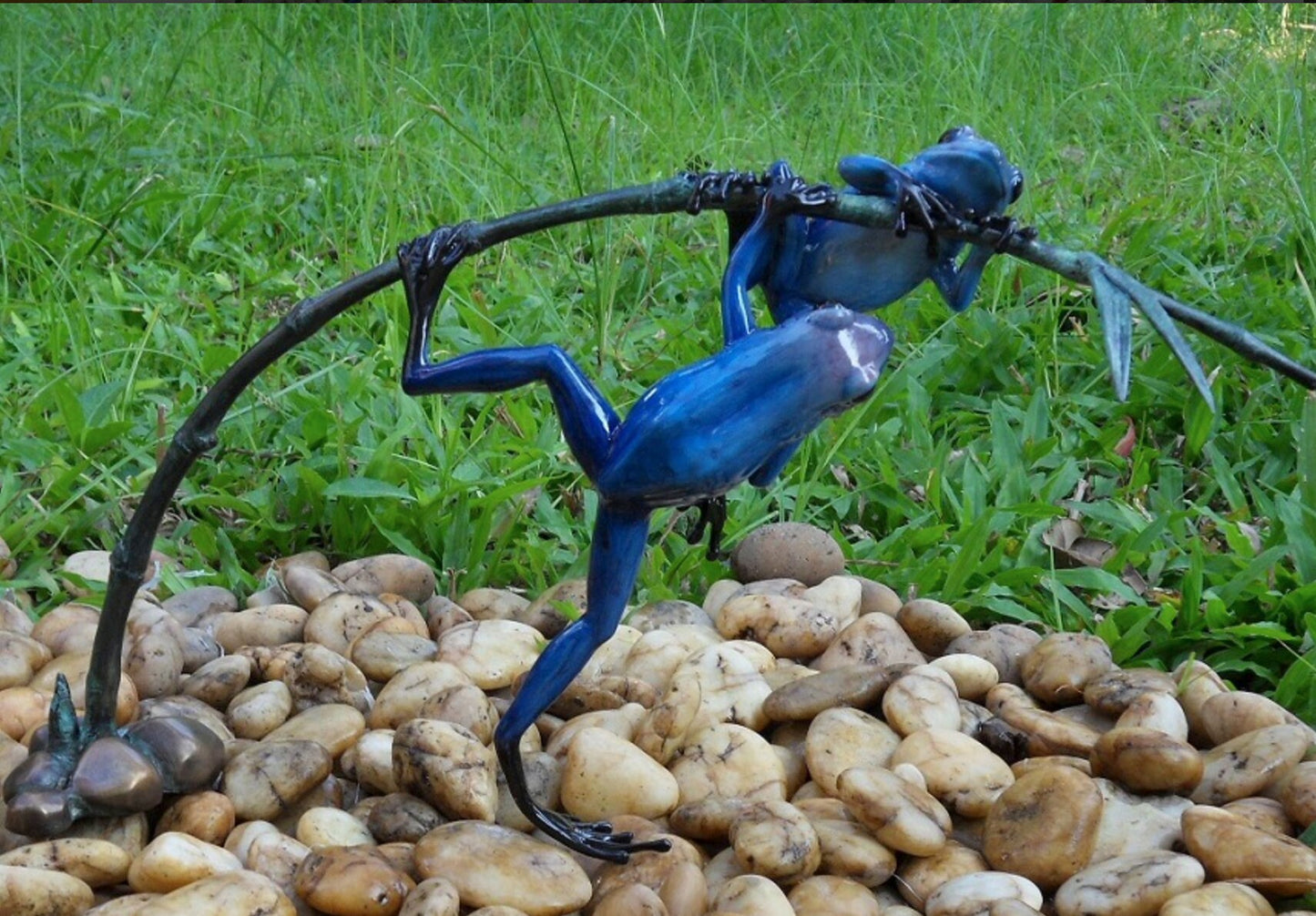 Balancing Frogs – Bronze Sculpture. 34x9x21cm