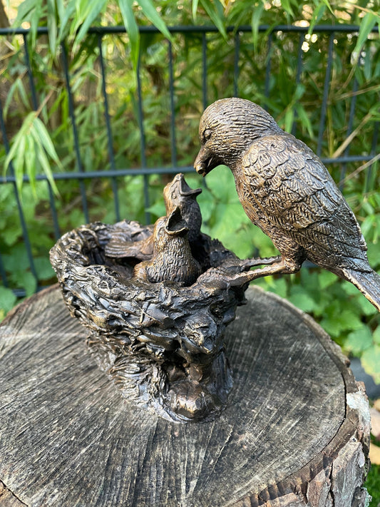Feeding Time – Bronze Sculpture. 20x9x14cm