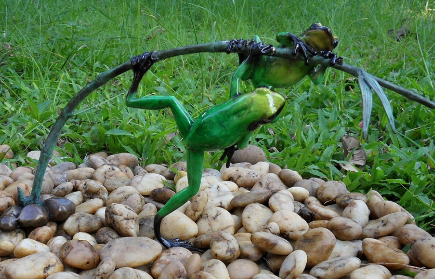 Balancing Frogs – Bronze Sculpture. 34x9x21cm