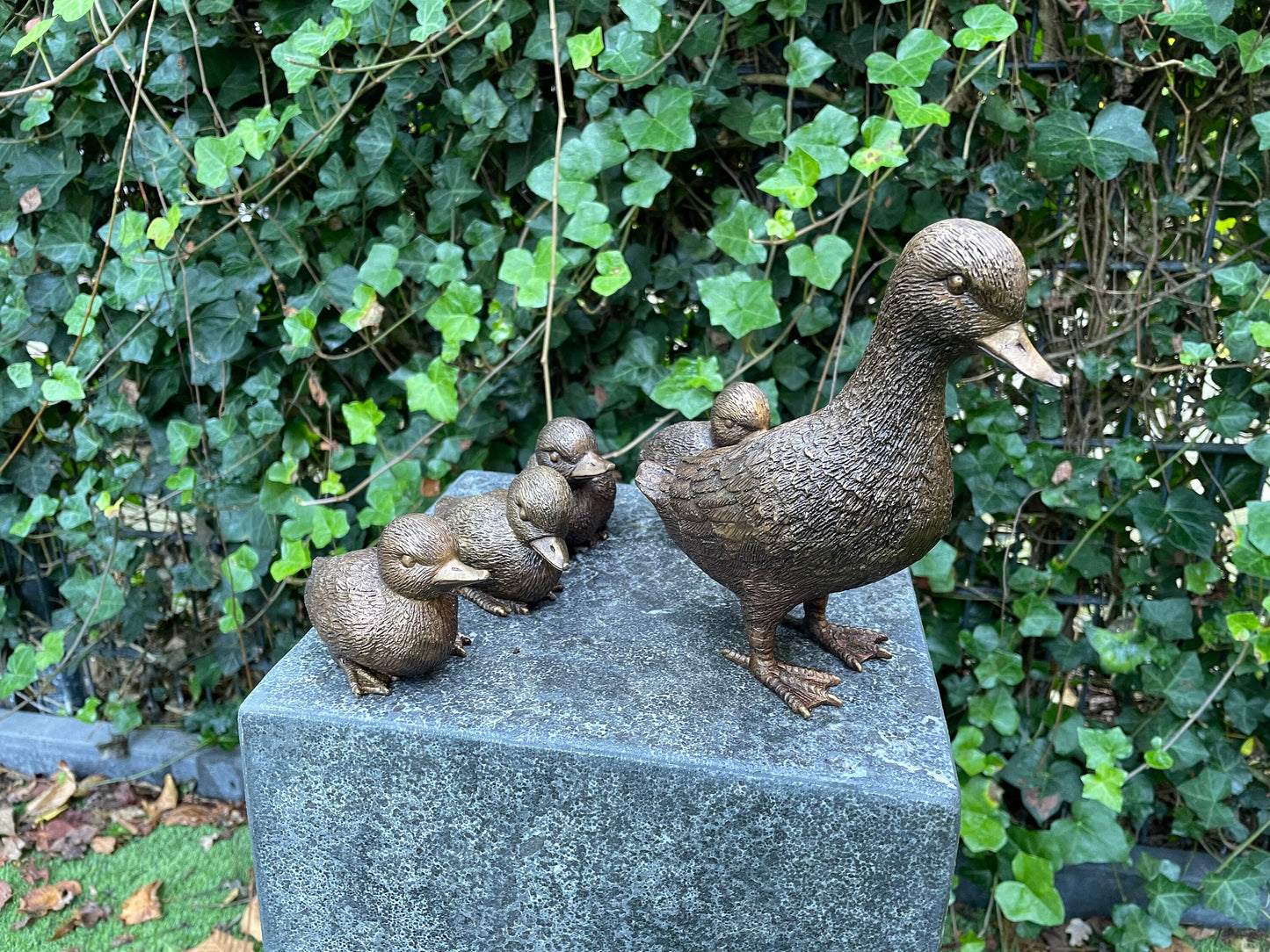 Duck Family – Bronze Sculpture. 16x8x19cm
