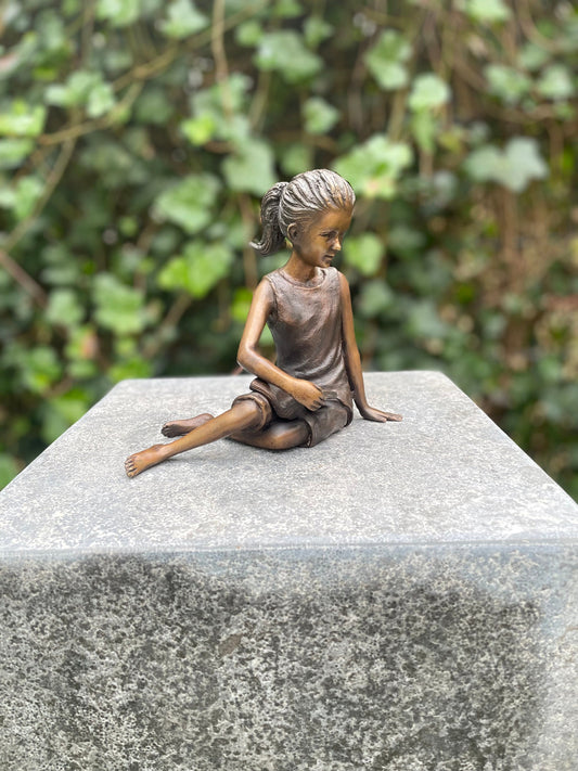 Reading Girl – Bronze Sculpture. 14x8x14cm - 0.8Kg
