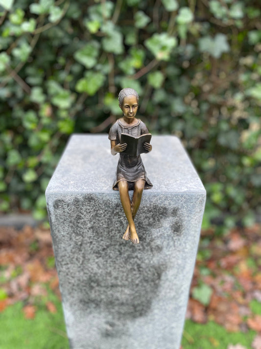 Reading in Silence – Bronze Sculpture. 7x11x22cm - 0.8Kg