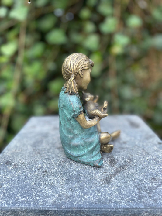 Teddy Hug – Bronze Sculpture. 10x9x14cm