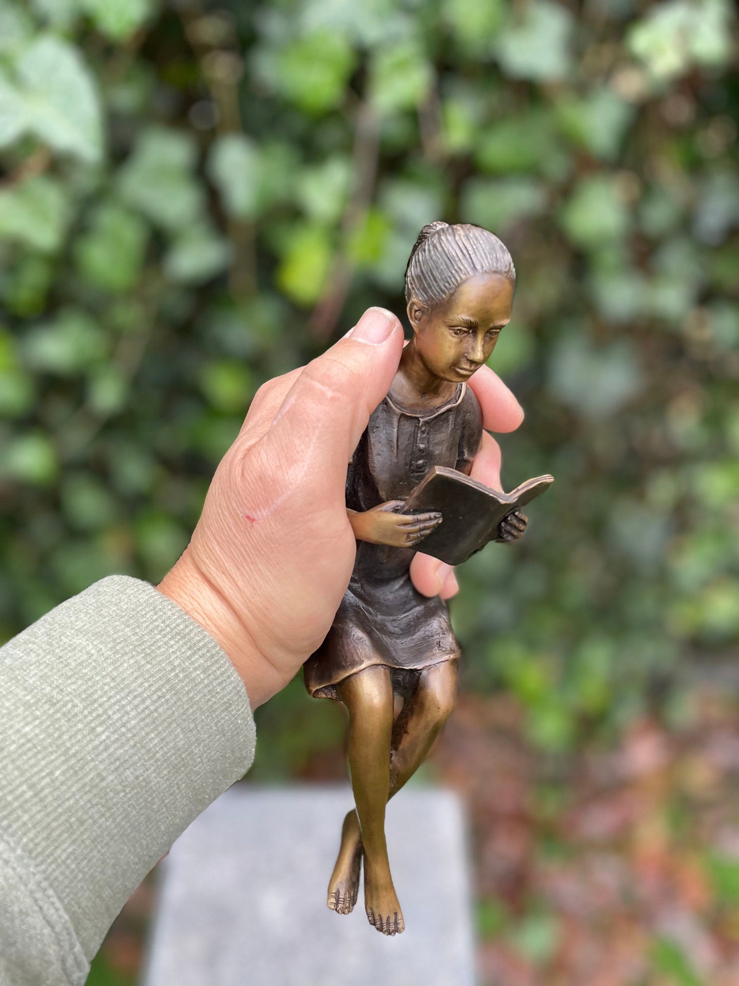 Reading in Silence – Bronze Sculpture. 7x11x22cm - 0.8Kg