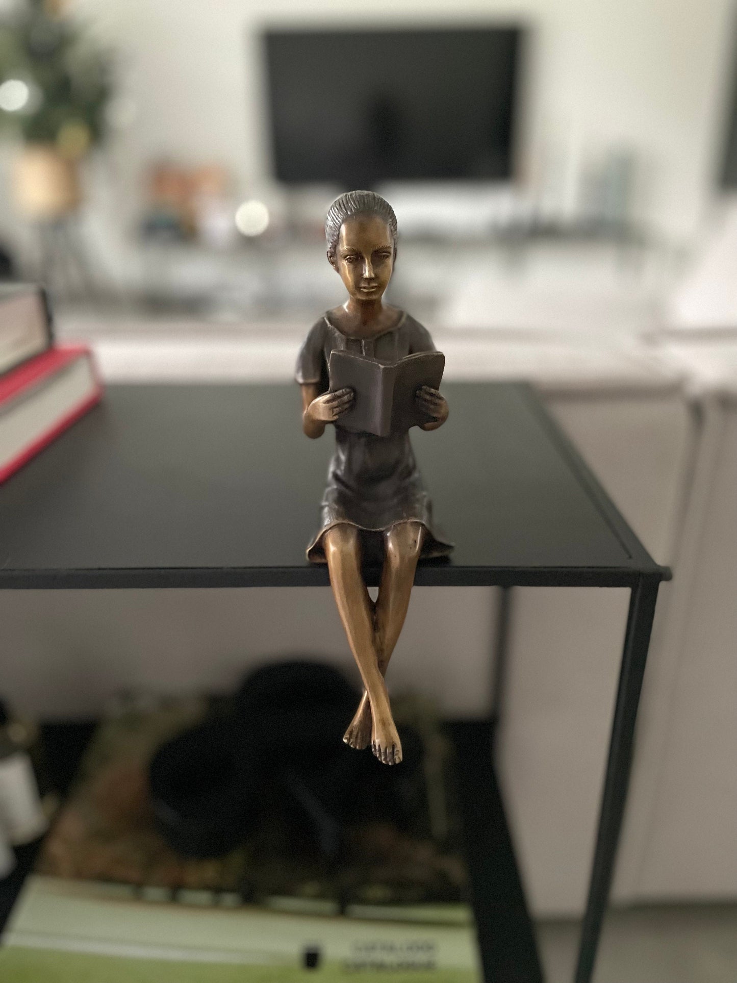 Reading in Silence – Bronze Sculpture. 7x11x22cm - 0.8Kg