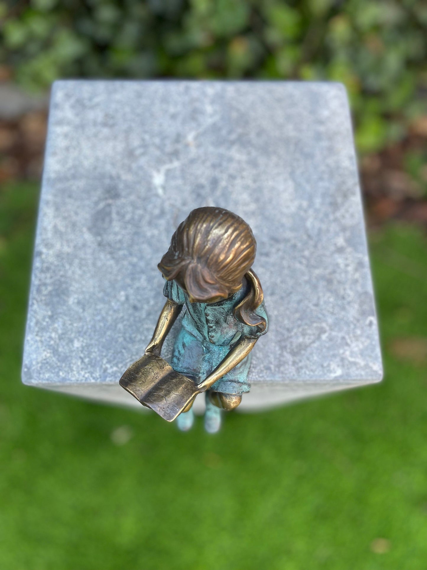 Girl Reading – Bronze Sculpture. 20x7x8cm - 1Kg
