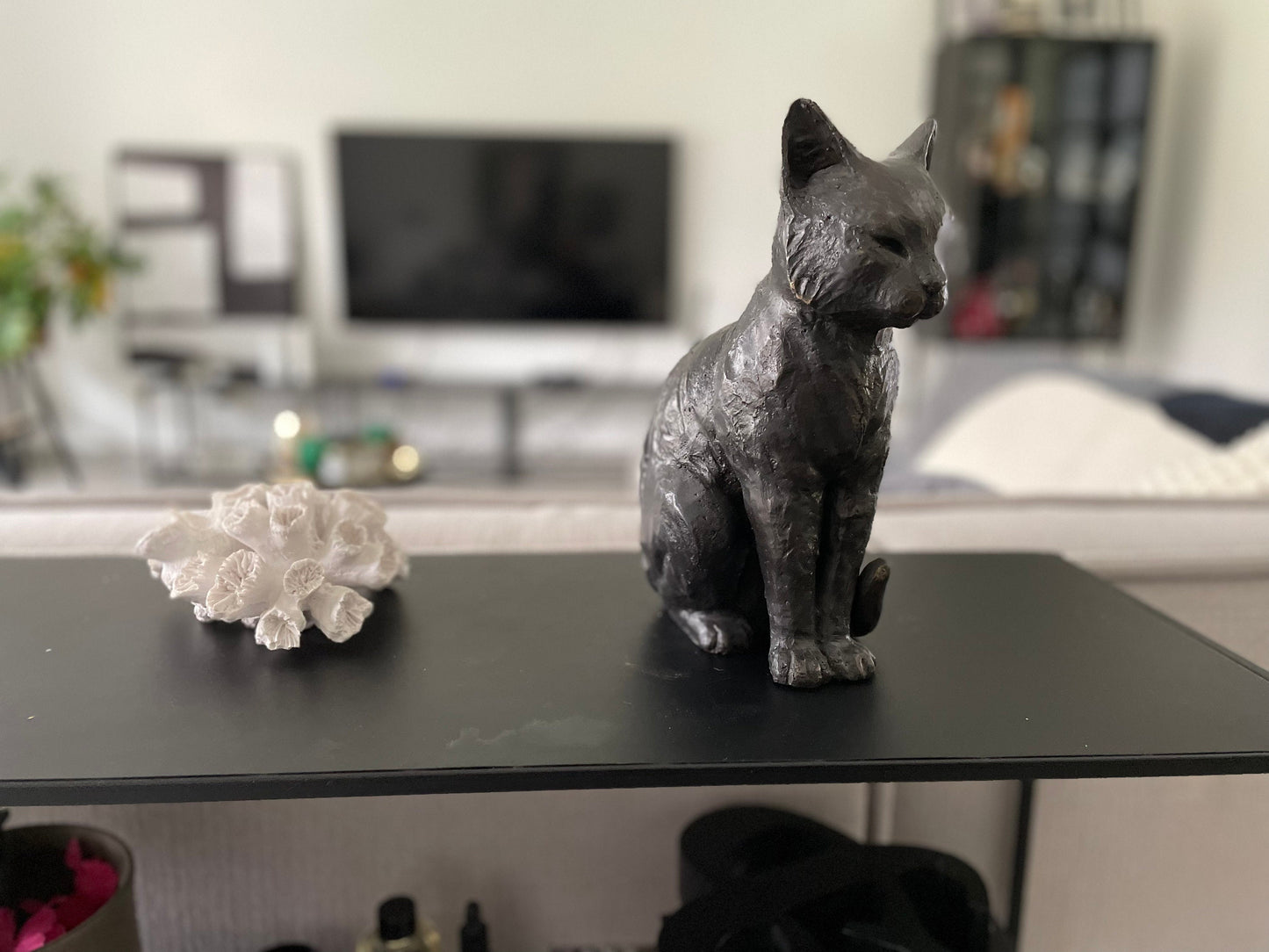 Sitting Cat – Bronze Sculpture. 19x12x27cm - 2Kg