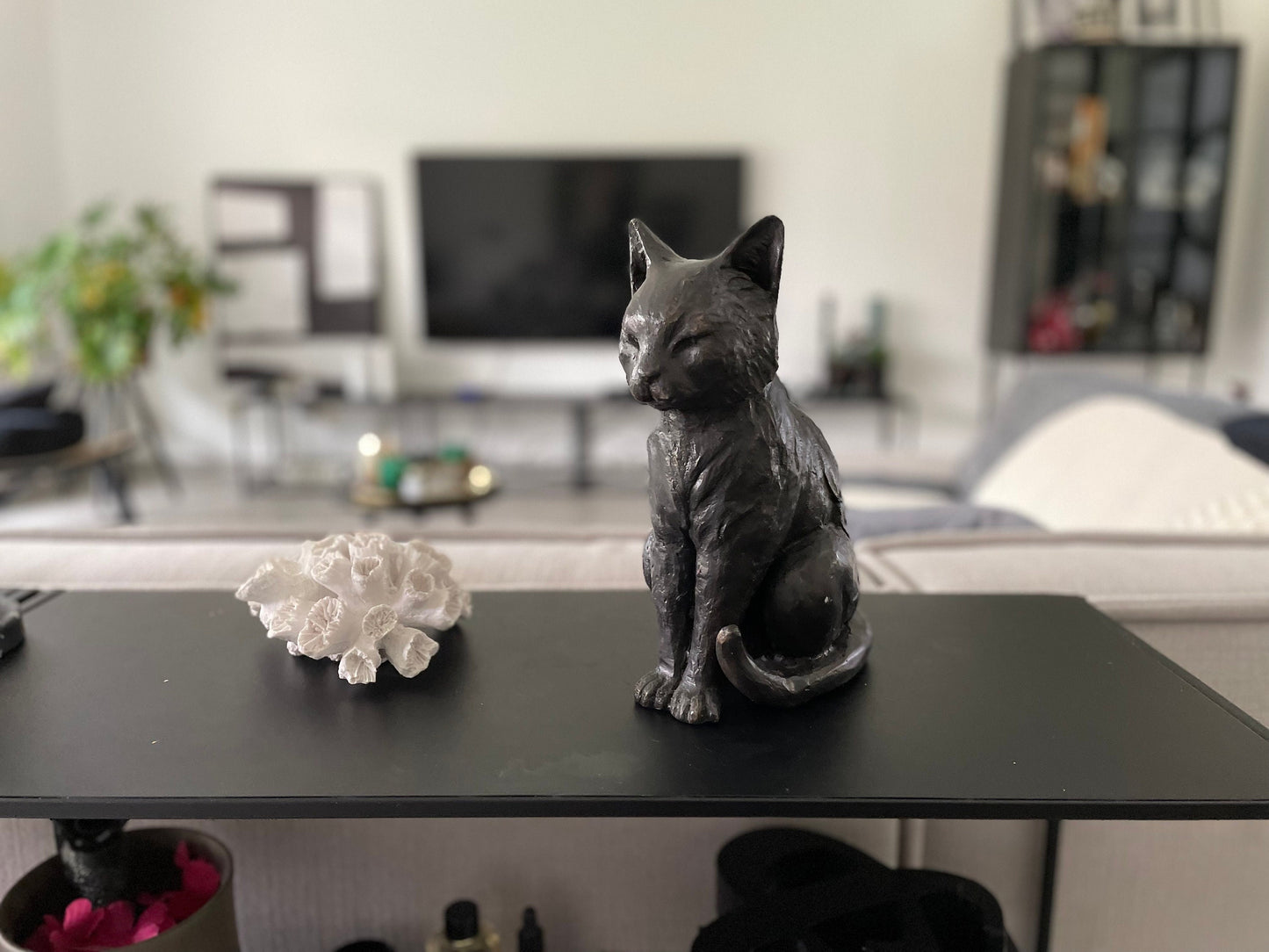 Sitting Cat – Bronze Sculpture. 19x12x27cm - 2Kg