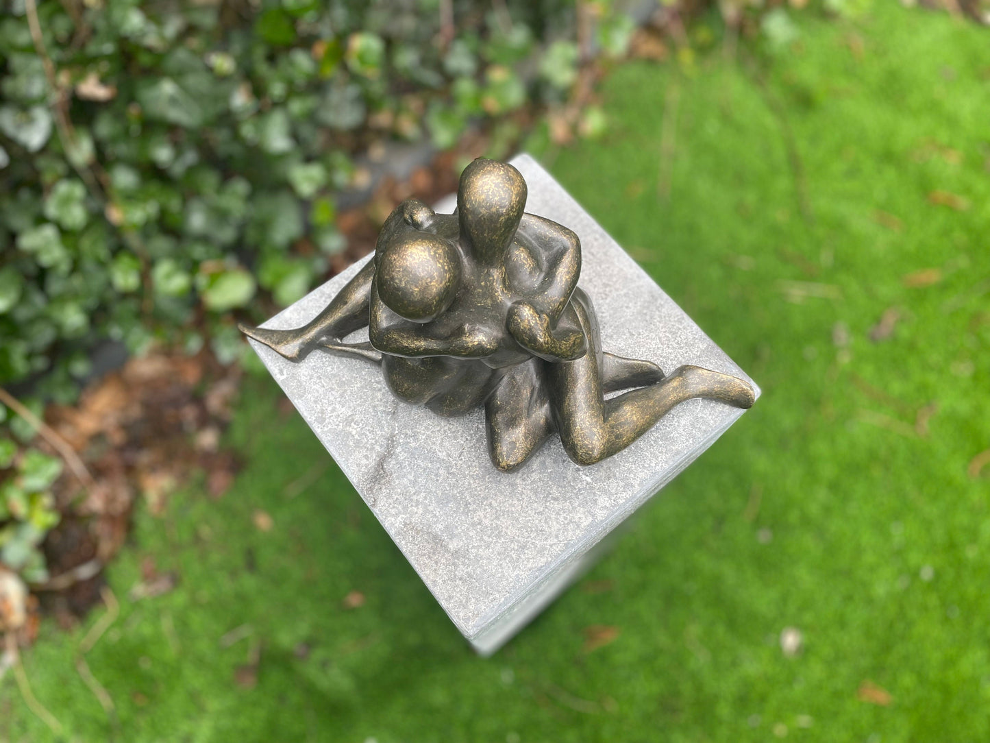 Embrace – Bronze Sculpture. 20x35x15cm - 2.9Kg