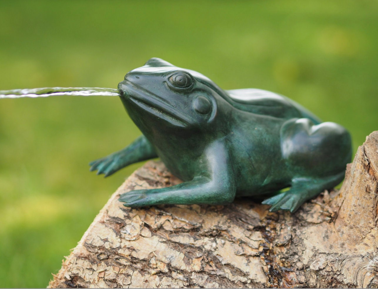 Frog Fountain – Bronze Sculpture. 20x16x9cm - 1.3Kg