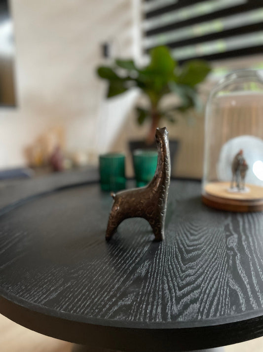 Curious Giraffe – Bronze Sculpture. 9x5x27cm - 1Kg