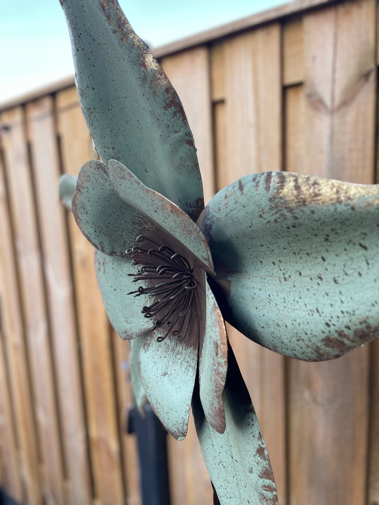 Bronze Blossom – Bronze Sculpture. 68x20x185cm - 2Kg