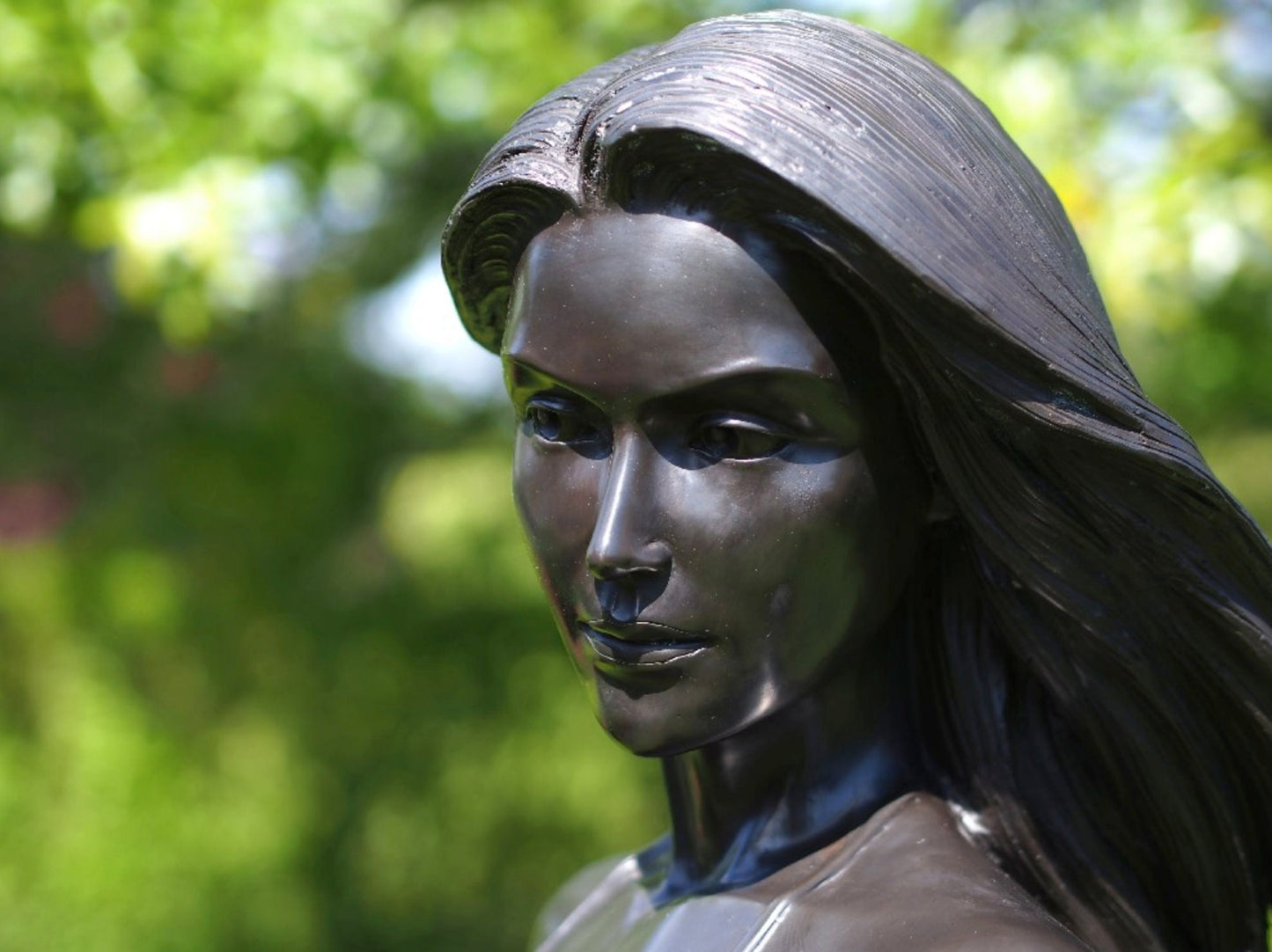 Elegant Stroll – Bronze Sculpture. 62x42x172cm - 20Kg