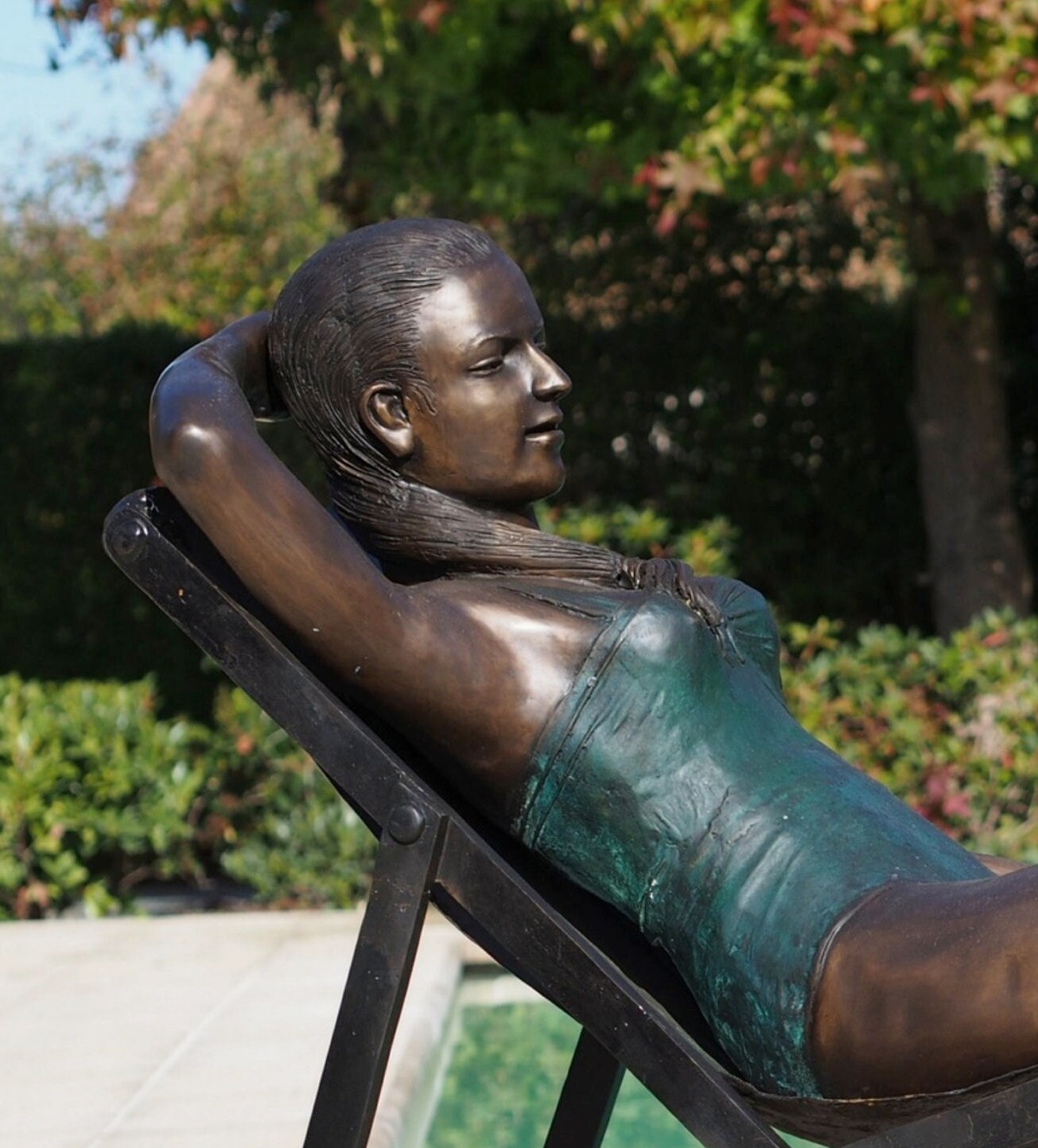 Relaxing Woman – Bronze Sculpture. 217x70x100cm - 70Kg