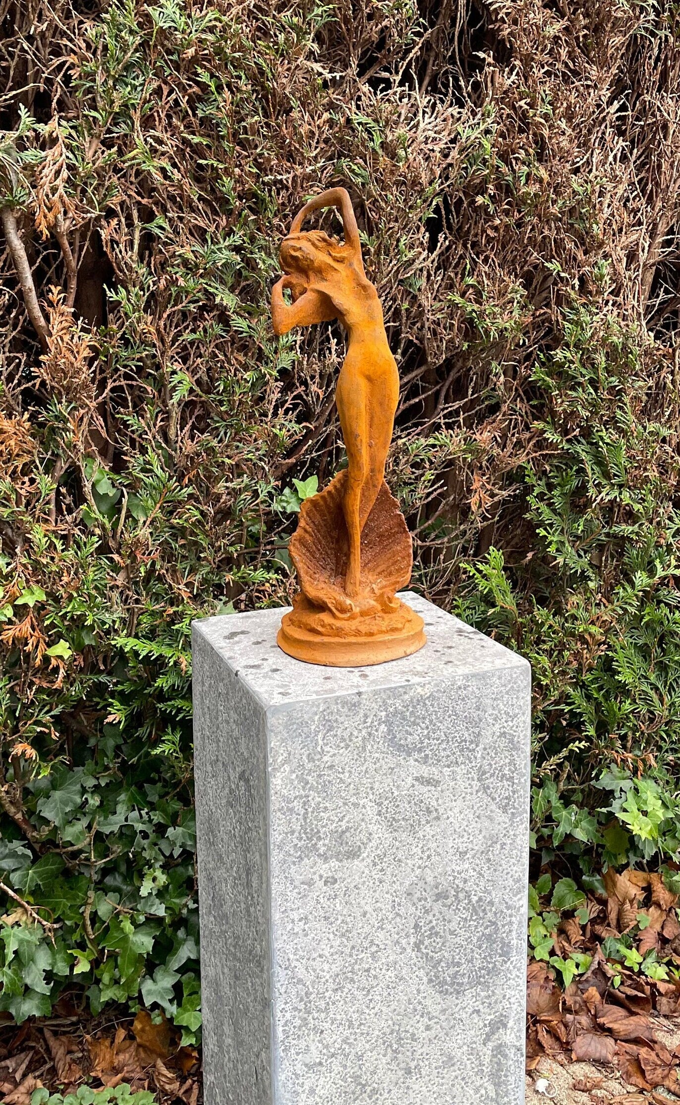 Seashell Lady – Iron Sculpture. 44x14x14cm - 4.3Kg