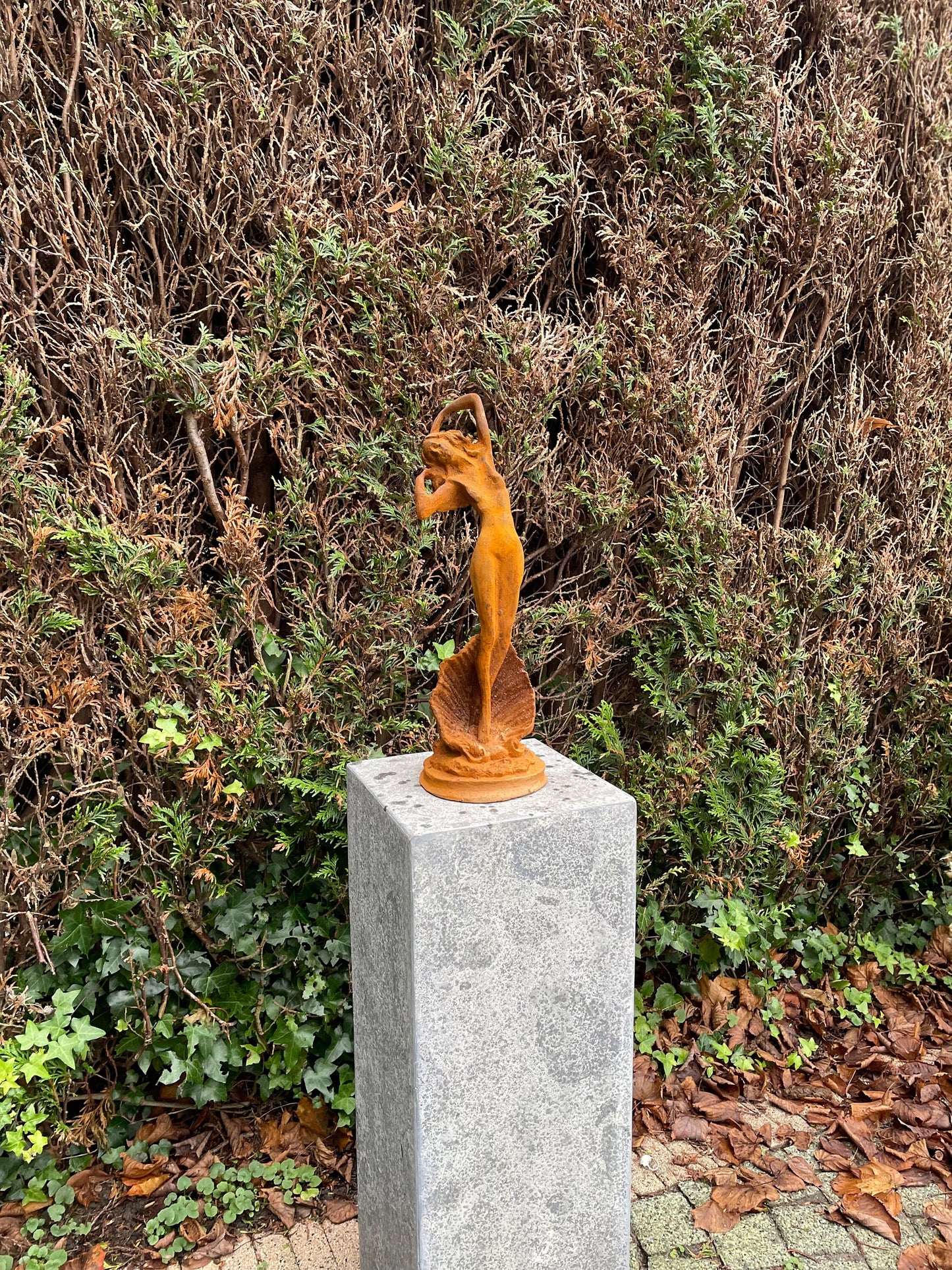 Seashell Lady – Iron Sculpture. 44x14x14cm - 4.3Kg