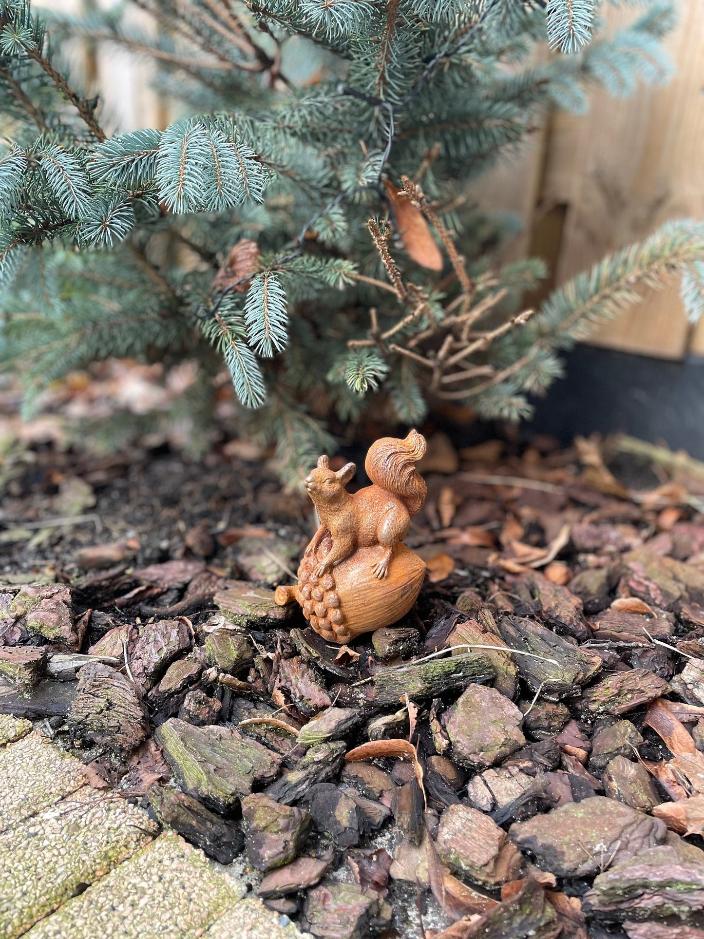 Squirrel on Acorn – Iron Sculpture. 13x6x8cm - 2.1Kg