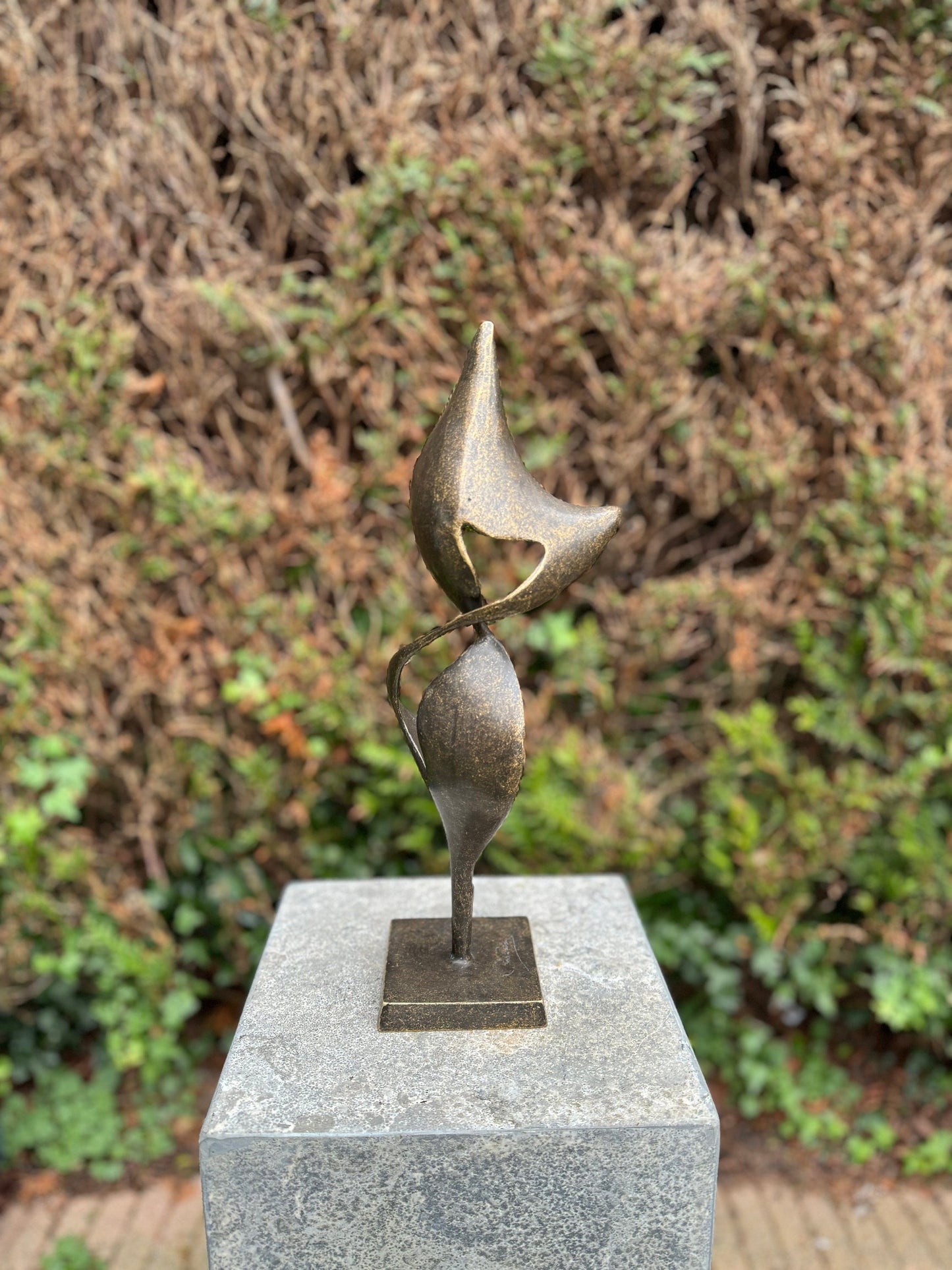 Flame of Unity – Bronze Sculpture. 13x9x38cm - 1.5Kg
