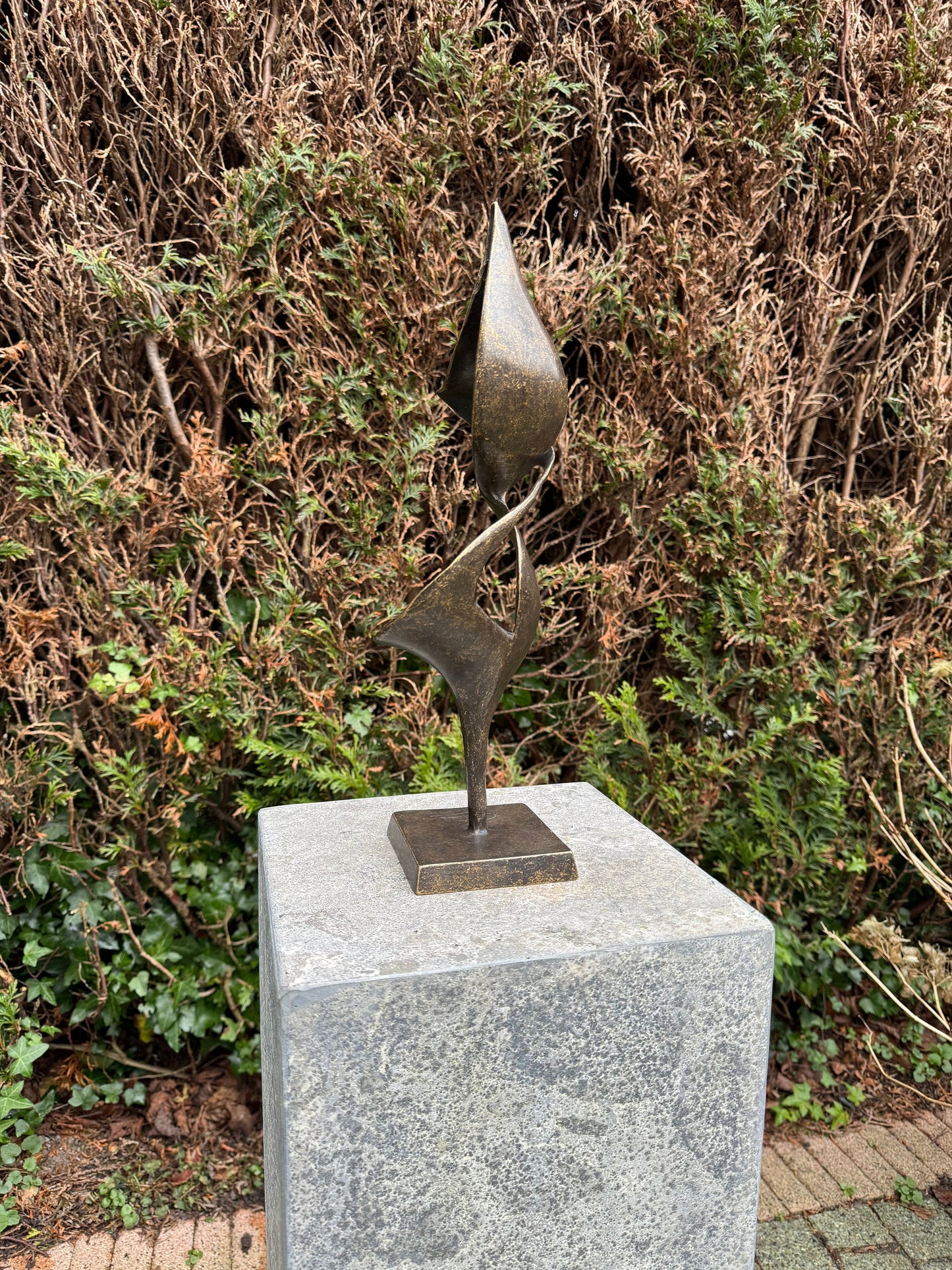 Flame of Unity – Bronze Sculpture. 13x9x38cm - 1.5Kg