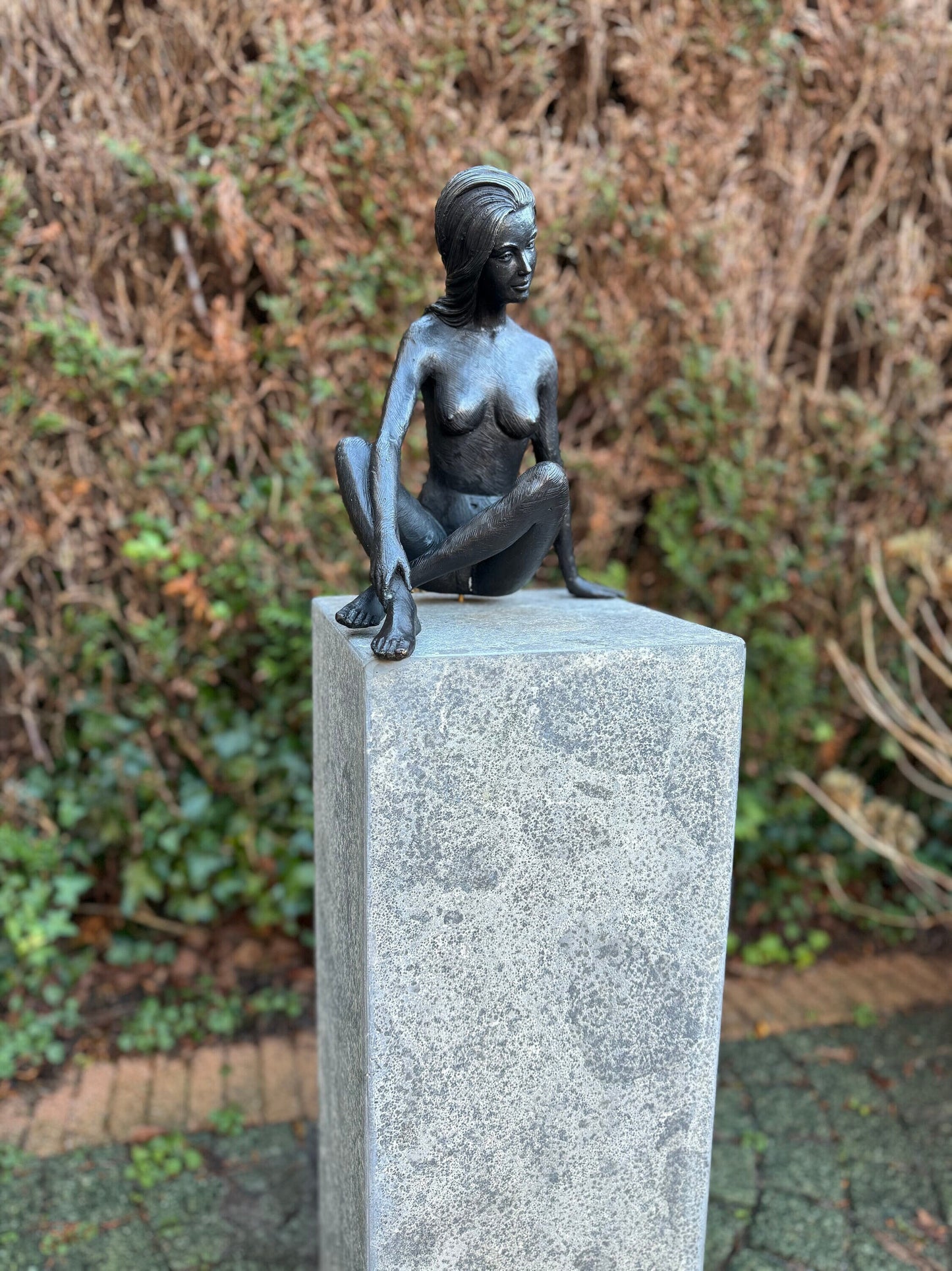 Garden Muse – Bronze Sculpture. 29x20x29cm - 3.1Kg