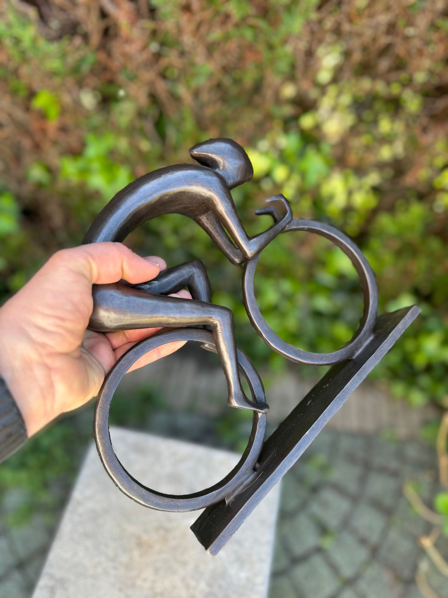 Cyclist in Motion – Bronze Sculpture. 26x5x23cm - 2.4Kg