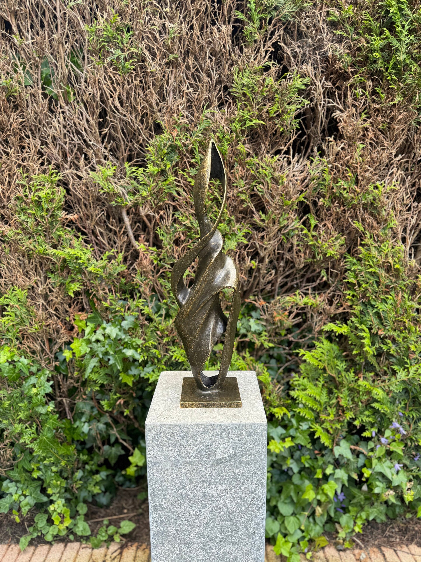 Flow Form – Bronze Sculpture. 15x12x58cm - 4.8Kg