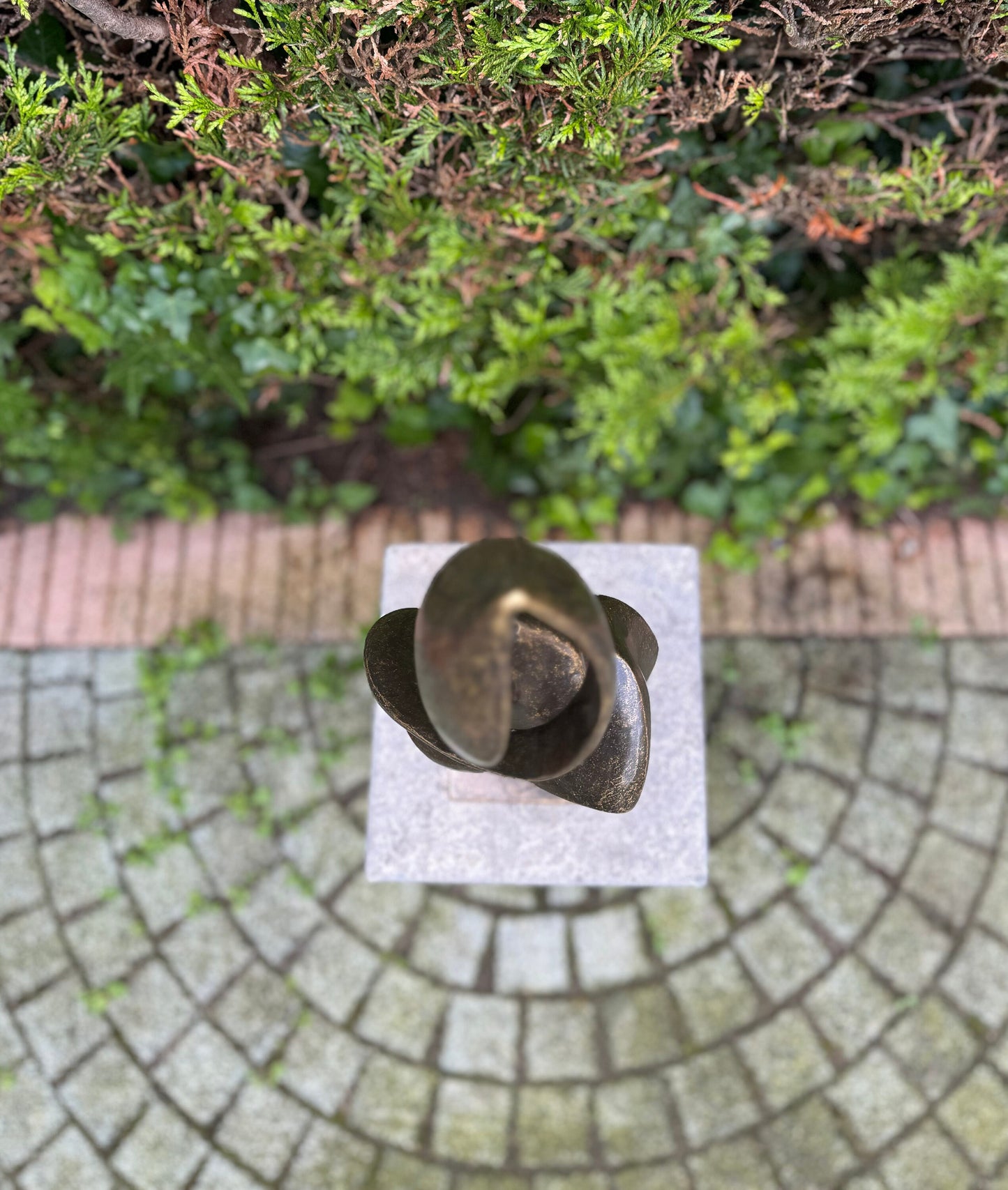 Flow Form – Bronze Sculpture. 15x12x58cm - 4.8Kg