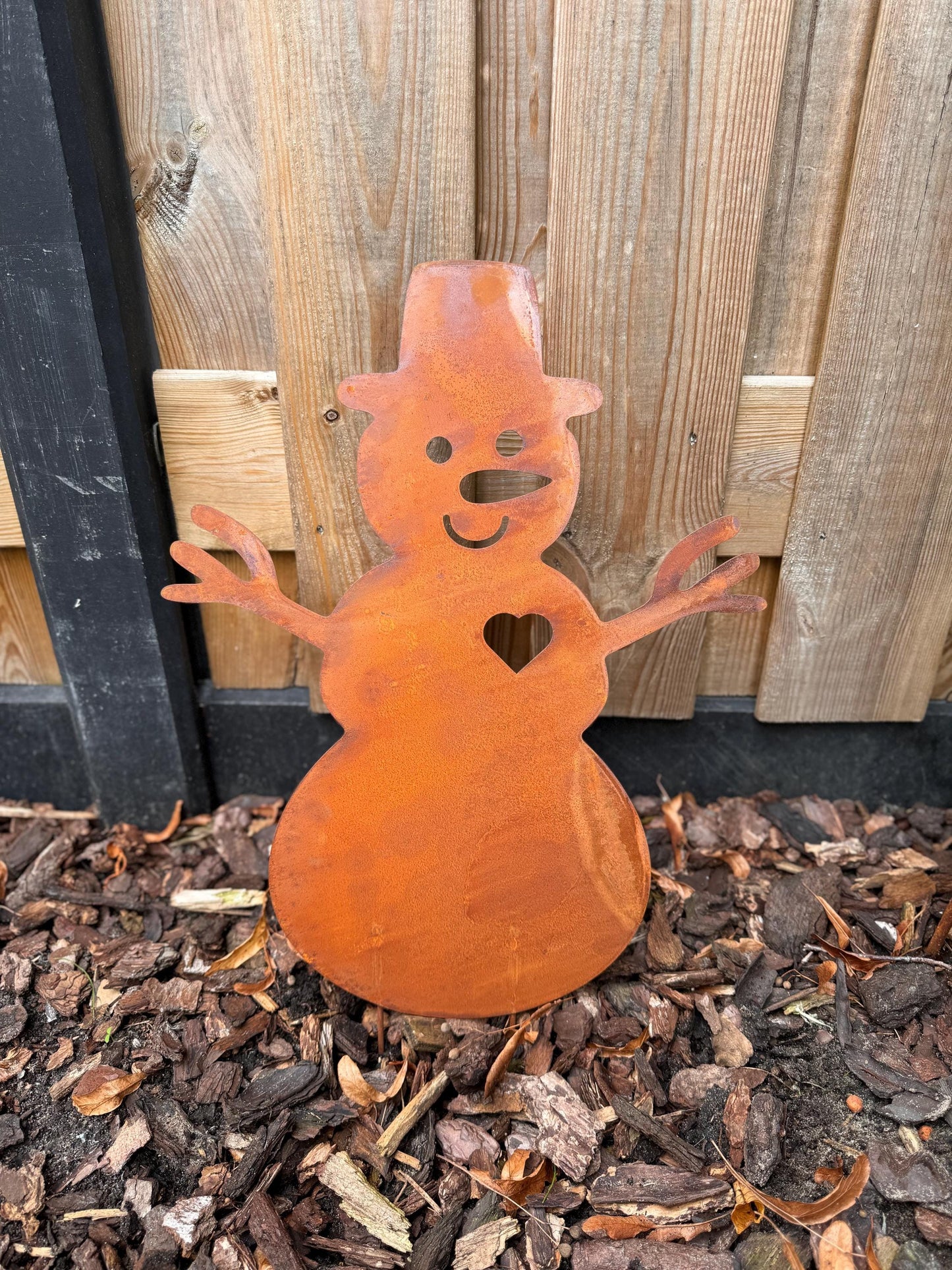 Smiling Snowman – Iron Sculpture. 37x1x65cm