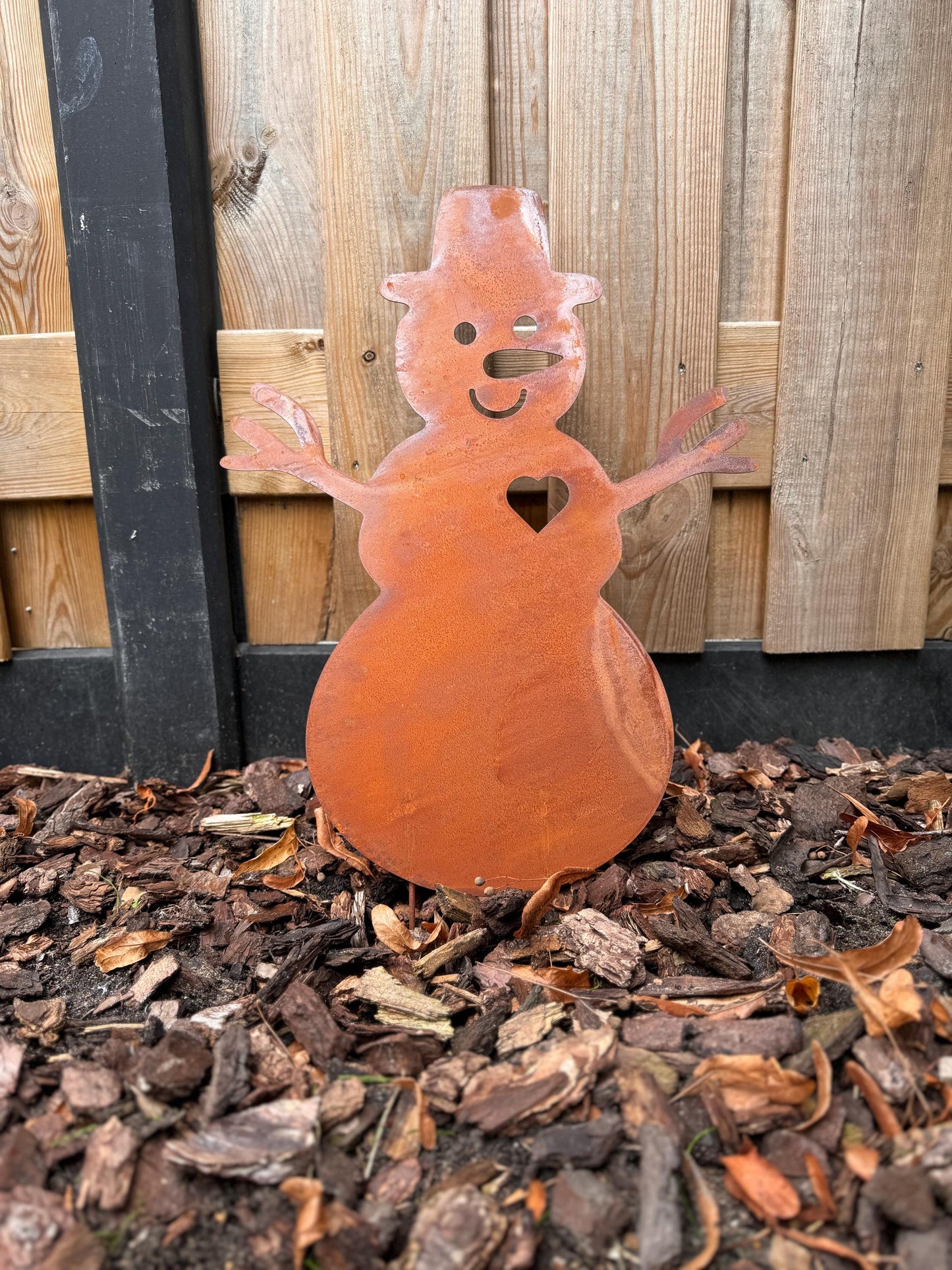Smiling Snowman – Iron Sculpture. 37x1x65cm