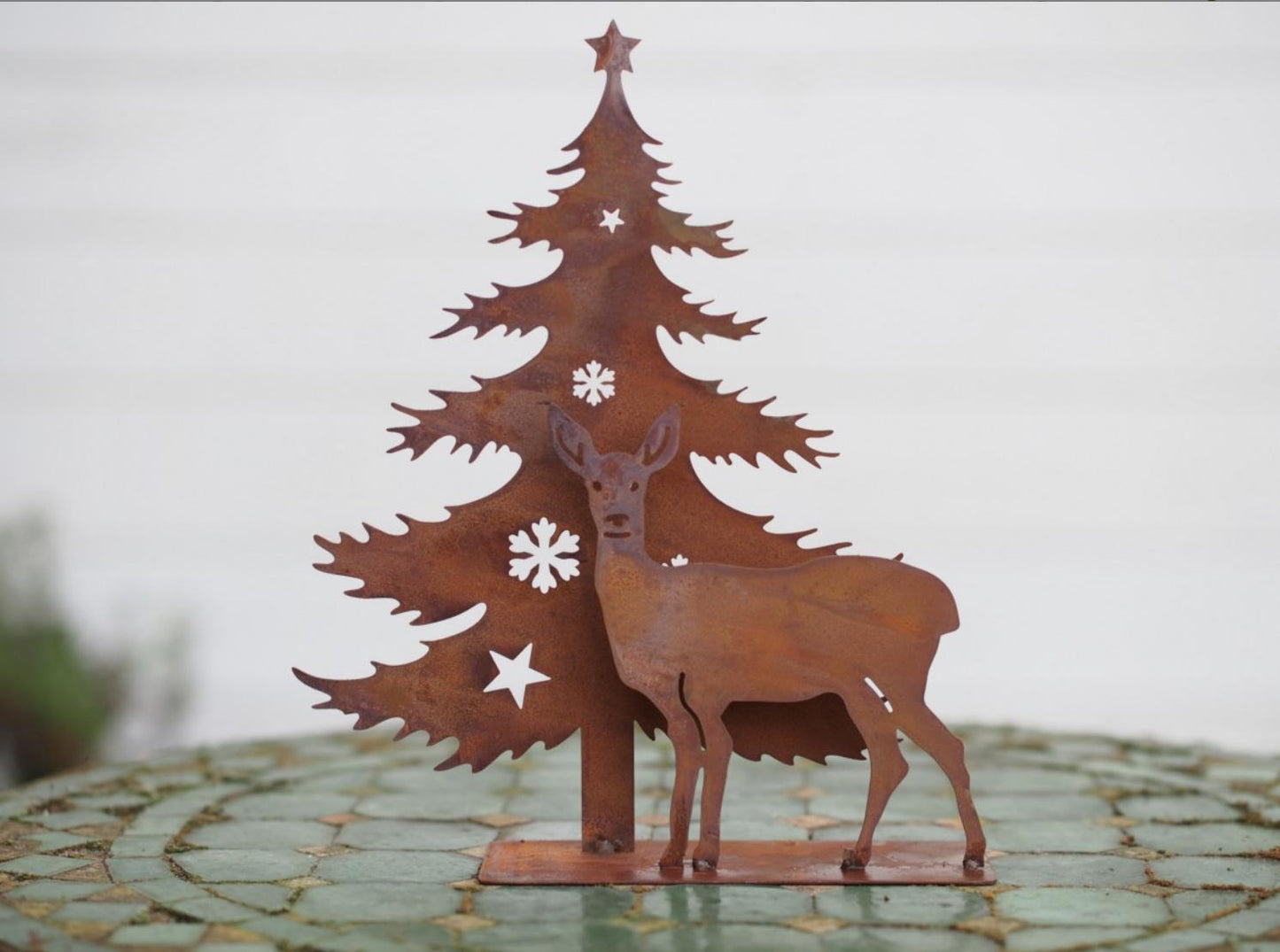 Winter Deer Scene – Iron Sculpture. 21x6x25cm