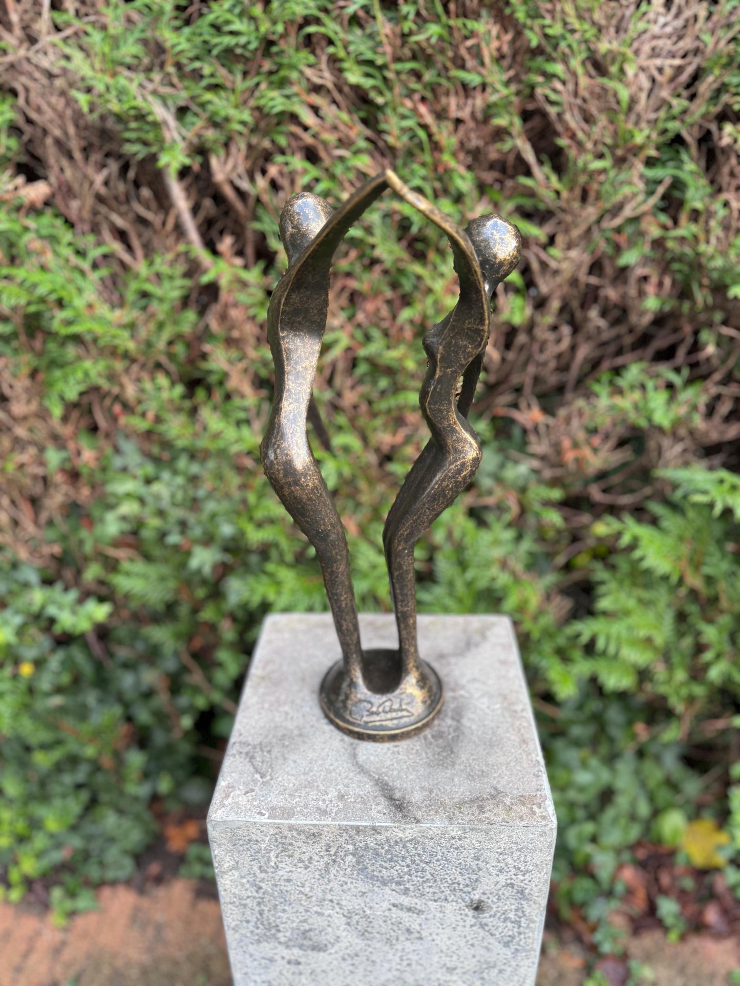 Dancing Embrace – Bronze Sculpture. 24x18x42cm