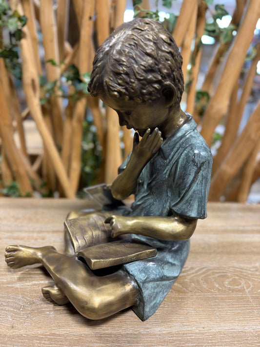 Curious Reader – Bronze Sculpture. 32x24x40cm
