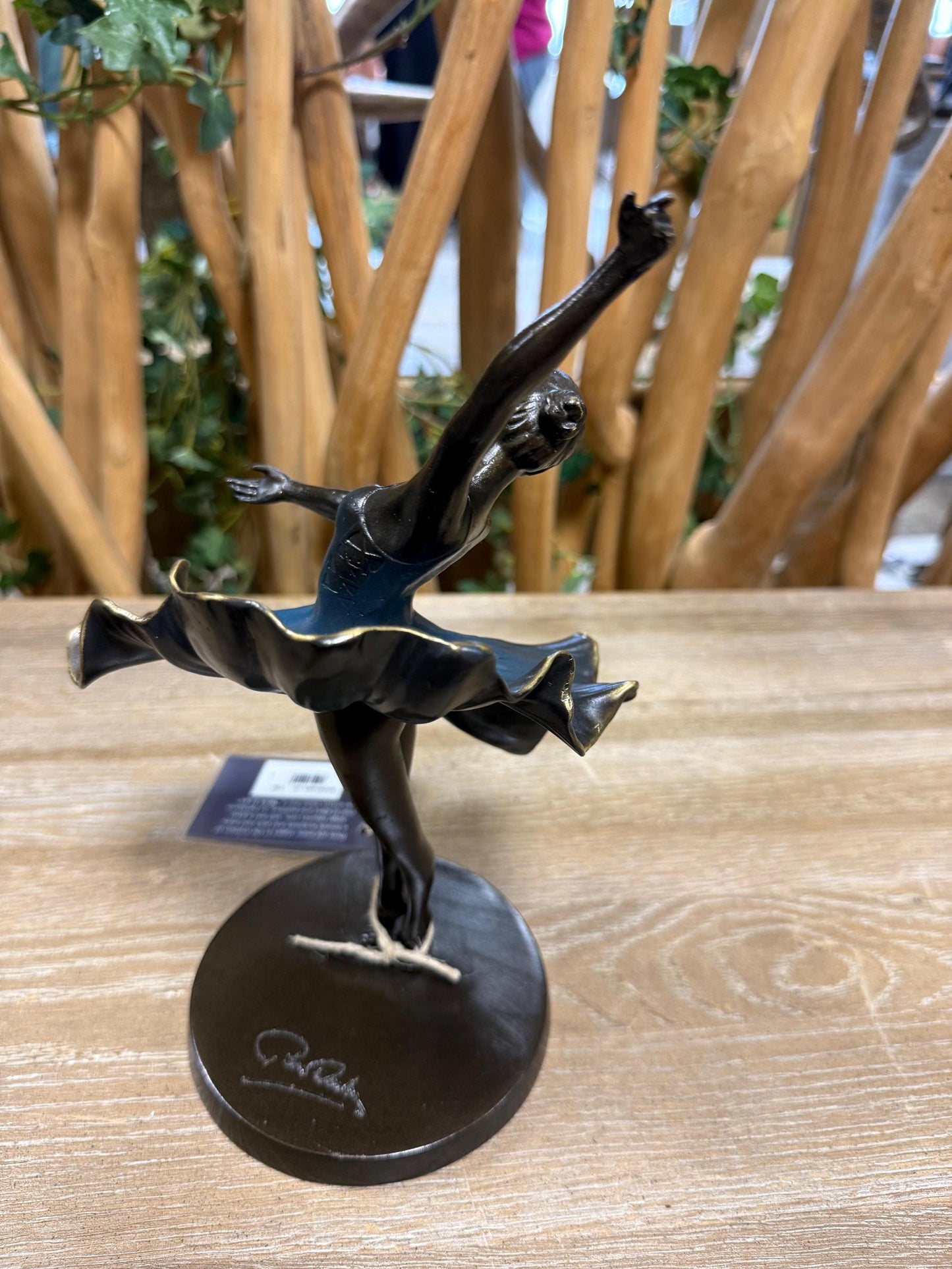 Twirl of Elegance – Bronze Sculpture. 12x12x27cm - 2Kg
