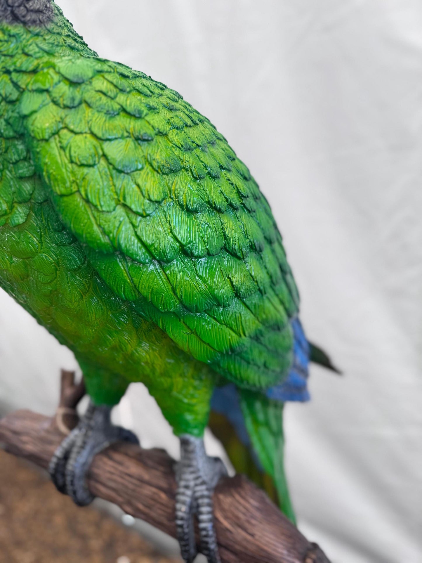 Green Macaw on Branch – Bronze Sculpture. 70x70x168cm - 15Kg
