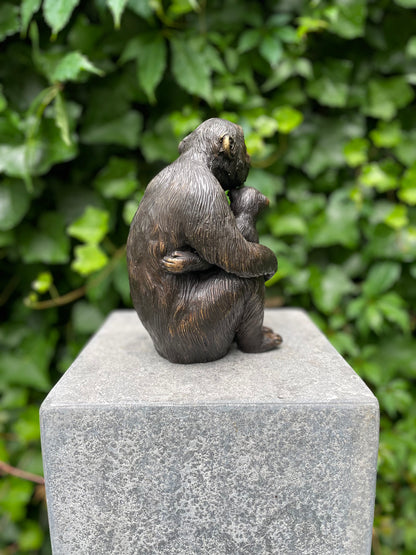 Macaco de bronze com bebê - chimpanzé - 17x8x9cm