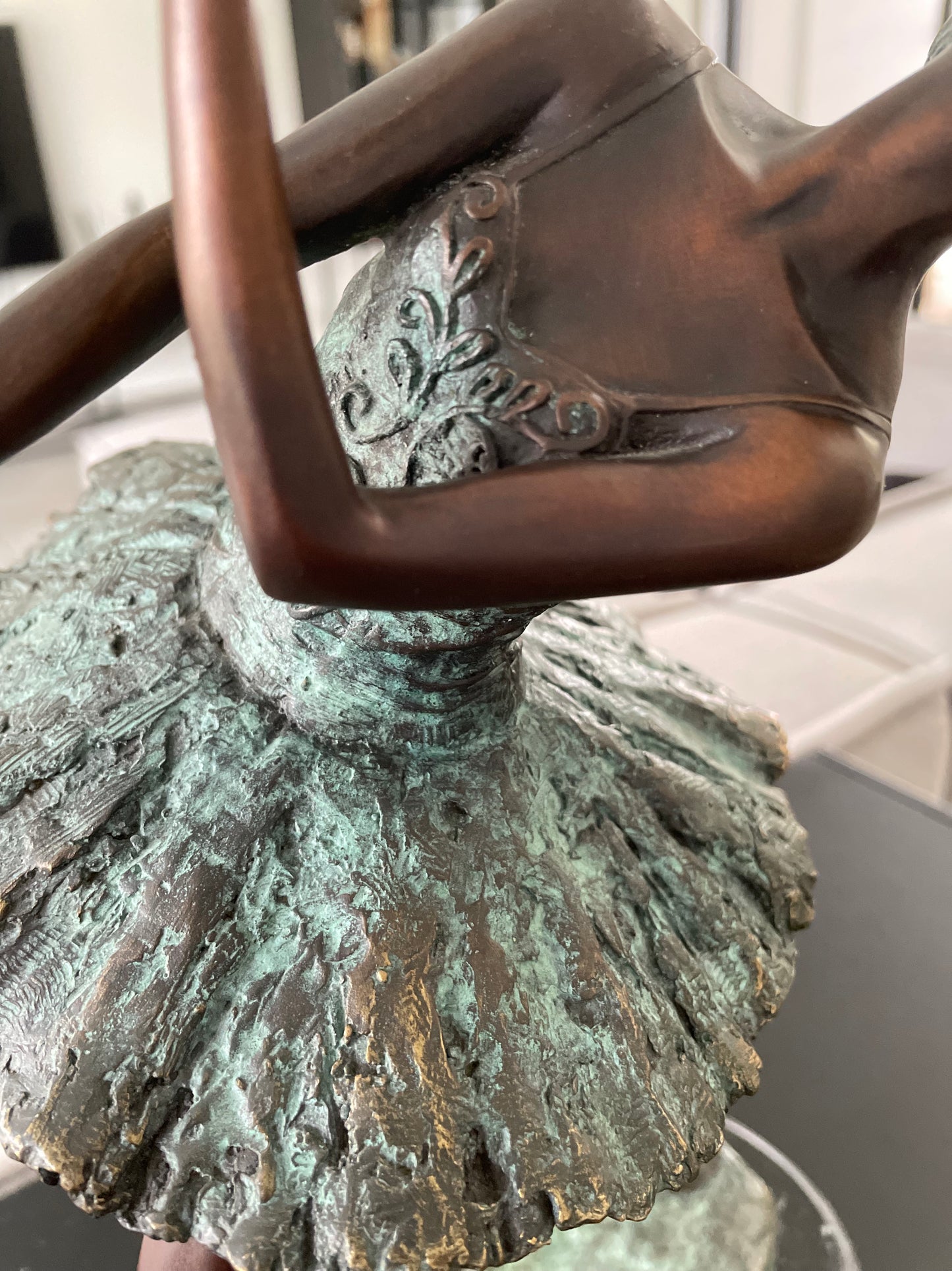 Bailarina de Bronze - Escultura - 35x15x23cm