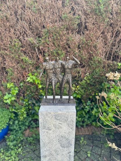 Estátua de Bronze - Os 3 Cavalheiros - 28x10x36cm - 5 kg