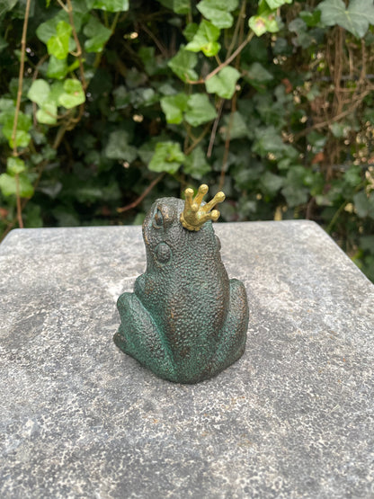 Sapo de bronze com coroa - Fonte - Estátua de jardim - Lagoa - Decoração de jardim