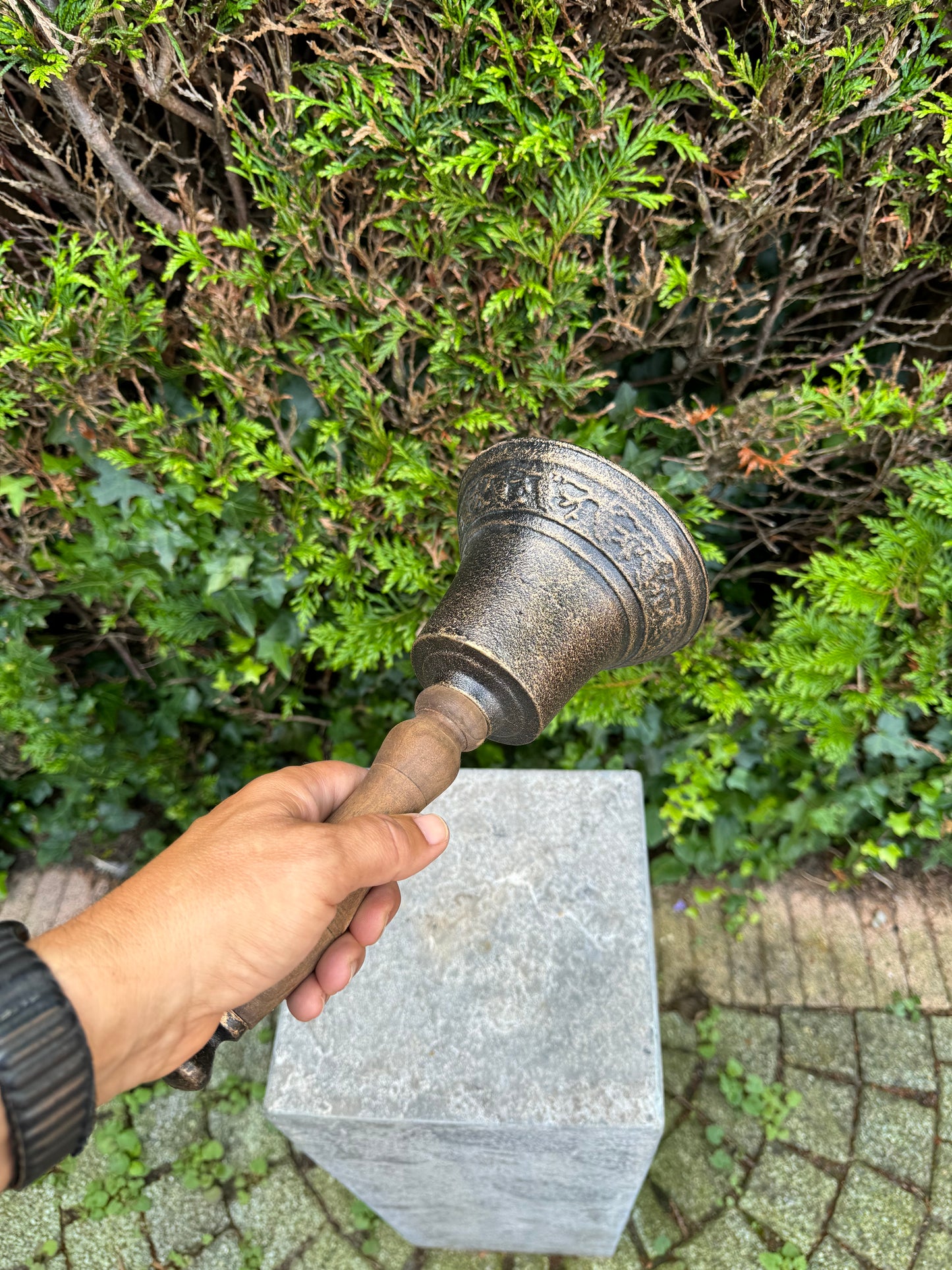 Sino escolar em ferro fundido e madeira - Sino Vintage - ø 14cm - 1,5 Kg