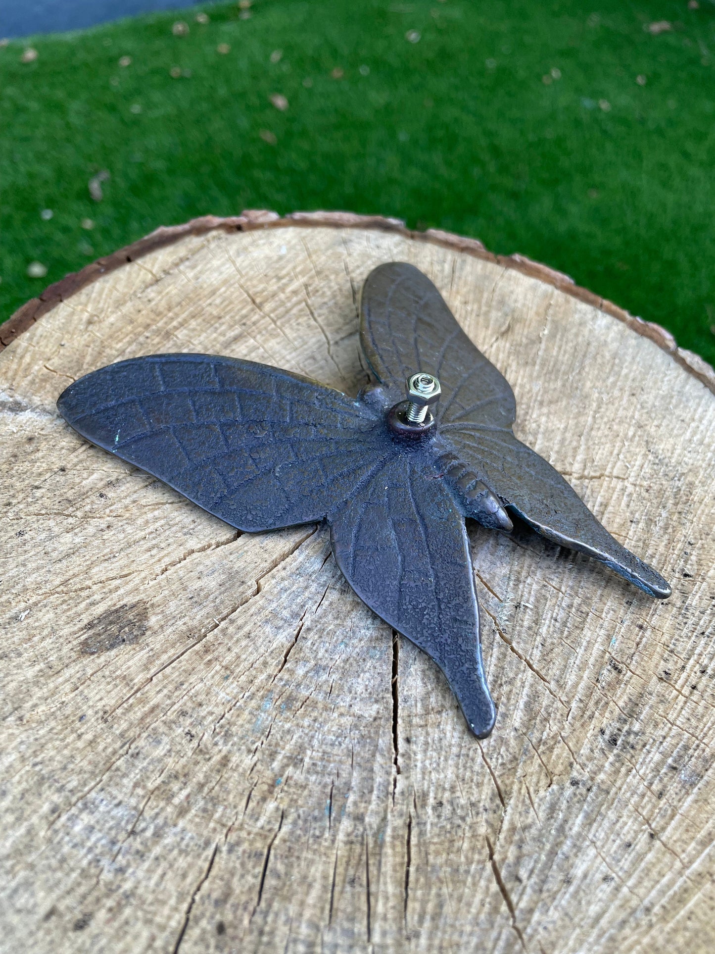 Butterfly Duo – Bronze Sculpture. Sizes and weights vary by version