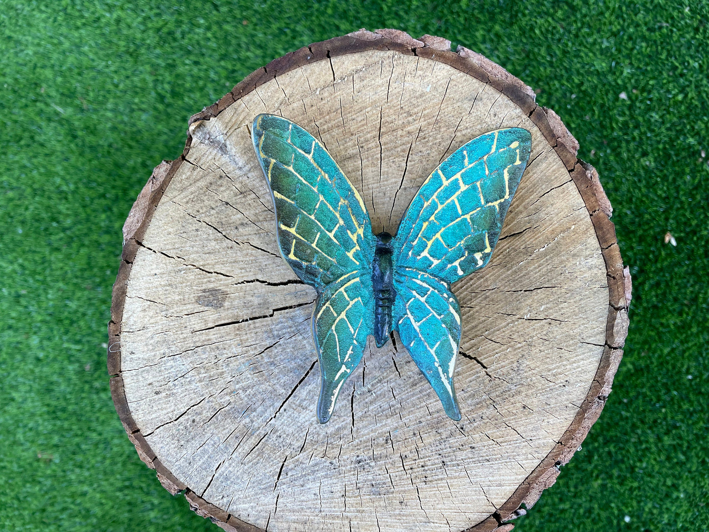 Butterfly Duo – Bronze Sculpture. Sizes and weights vary by version