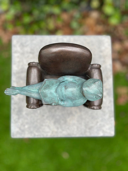 Reading Frog – Bronze Sculpture. 18x11x13cm - 2Kg
