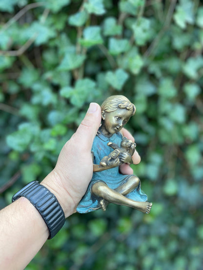 Teddy Hug – Bronze Sculpture. 10x9x14cm