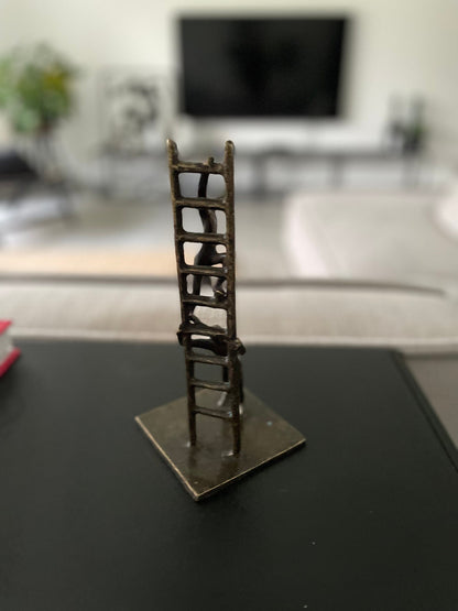 Climbing Together – Bronze Sculpture. 10x10x22cm - 0.8Kg