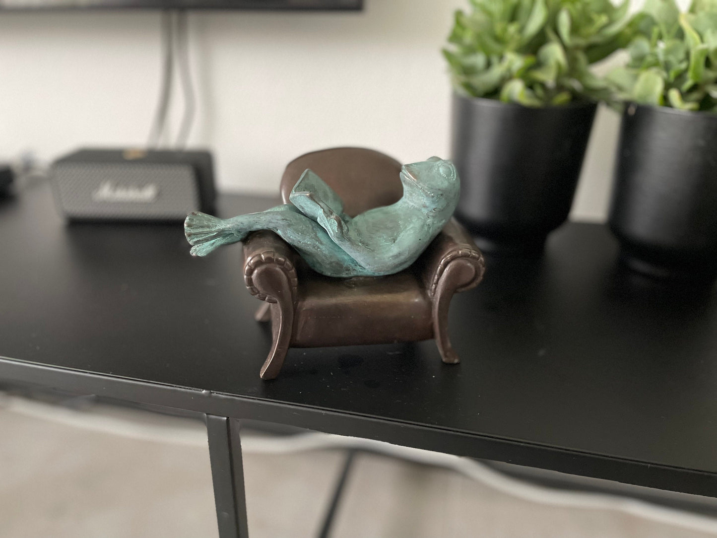 Reading Frog – Bronze Sculpture. 18x11x13cm - 2Kg